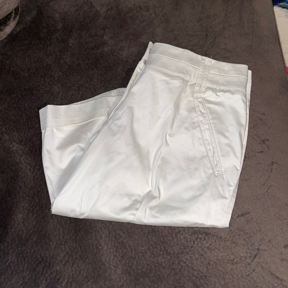 VENEZIA / LANE BRYANT WHITE KHAKI SHORTS